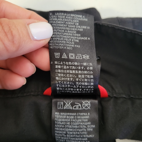 The North Face Black 4 Pockets Casual Sport Shorts Size 6‎ - Picture 6 of 10